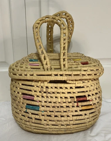 Large coiled Straw picnic/shopping basket with lid and handles 12” Cover