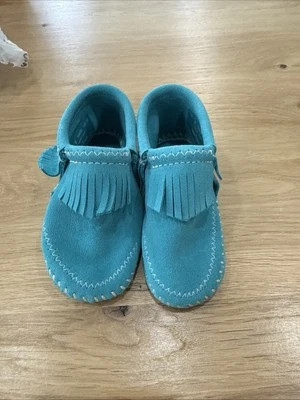 Minnetonka Baby Infant Turquoise Riley Fringe Suede Moccasin Bootie - Size US 6 - Image 1 of 4