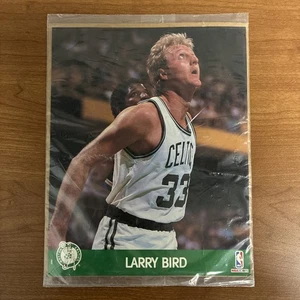 🏀VTG 1990 NBA HOOPS BOSTON CELTICS LARRY BIRD 8x10 ACTIONFOTO MIT STATISTIKEN - VERSIEGELT - Bild 1 von 9