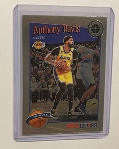 Anthony Davis - 2019-20 NBA Hoops Premium Basketball - Tribute #294 - Bild 1 von 2