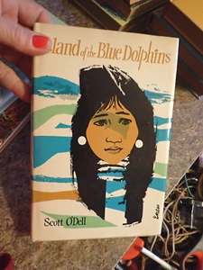 Island of the Blue Dolphin Scott O'Dell 1960 by astrid lindgren - hardcover HCDJ - Picture 1 of 8