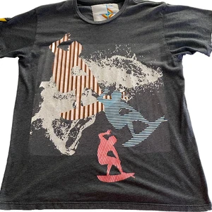 Rolland Berry Men's Short Sleeve T-shirt Sz L Gray Surfer Skater Snowboarder - Picture 1 of 8