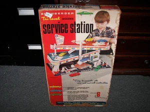 RAR - ältere, Holz/Kunststoff Ausführung - Brumberger Tankstelle Vintage Toyset - Bild 1 von 8