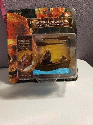 Figura Motorizada Cofre Hombre Muerto Piratas del Caribe De Colección  Foto 1 de 4