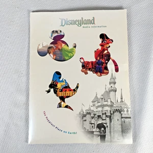 Vintage 1999 Disneyland Tarzan's Treehouse Staff Release Info & 15 Vollfarbfotos - Bild 1 von 15