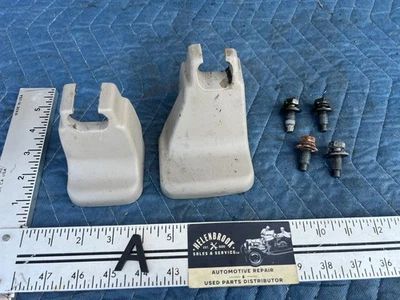 Cubierta de moldura de oruga de asiento izquierdo Toyota Sienna 2004-2010 beige OEM #3631EM Foto 1 de 4