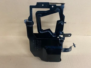 FOCUS 1.0 PETROL ECU PCM MODULE COVER HOLDER  JX61-12A692-AC  2018 - 2024  C1905 - Picture 1 of 16