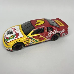 Terry Labonte #5 Kellogg’s 1998 1/24 CWB Nascar Diecast - Picture 1 of 8