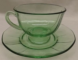 Taza y platillo verde Fostoria USA Fairfax excelente estado elegante y bonito - Imagen 1 de 2