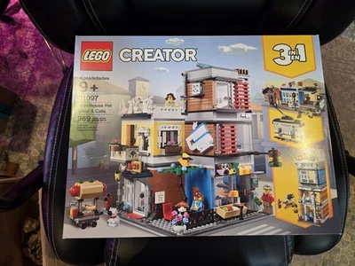 LEGO CREATOR: Townhouse Pet Shop & Café (31097) New Sealed - Image 1 of 4