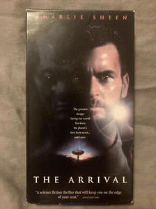 The Arrival (VHS 1996) Charlie Sheen Teri Polo Ron Silver Lindsay Crouse - Picture 1 of 3