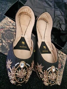 Sandali/scarpe pakistani Khussa taglia 5 abbaglianti di Sarah Ali Xeeshan/tradizionali - Foto 1 di 7