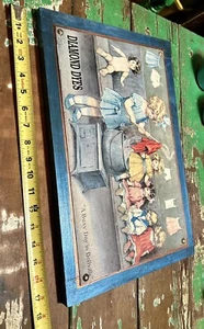 Diamond Dyes "A Busy Day in Dollville Holz gerahmte Dose - Bild 1 von 4