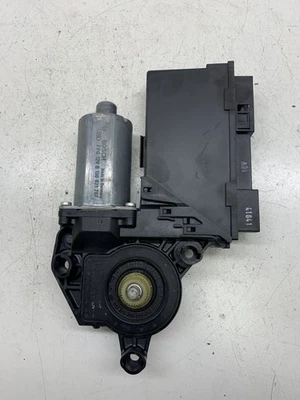 Audi A4 S4 B7 8E 8H 2006 Left  rear window regulator motor DRA28634 Foto 1 de 3