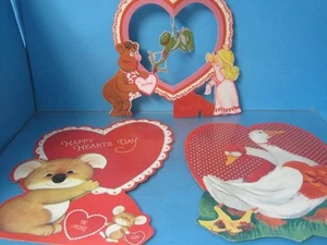 POSTEN VON 3 VINTAGE GROSSEN VALENTINSTAGSKARTEN MUPPETS FOZZY CERMIT SCHWEINCHEN OVERSIZED - Bild 1 von 20