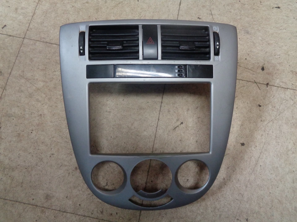 Suzuki Forenza 2004-2008 calefacción aire acondicionado climatización control bisel climatización  Foto 1 de 1