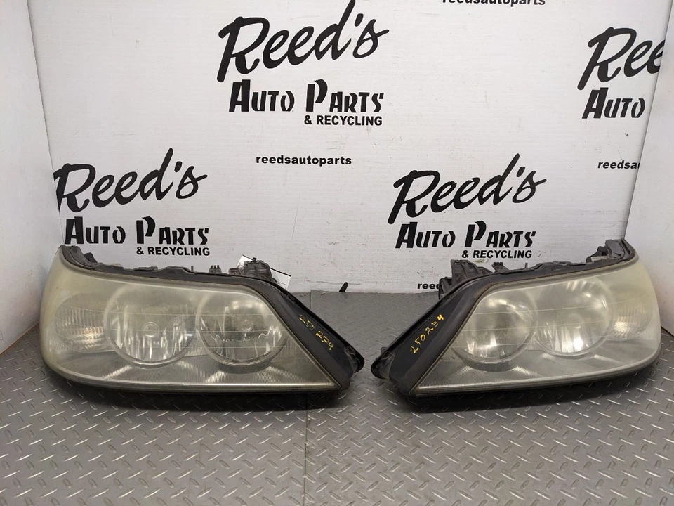 Juego de faros HID derecho izquierdo par para Lincoln Town Car 2003-2004 1177583 Foto 1 de 4