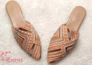 Mules Zuruj slip on in raso di pesca ricamato con perline taglia 41 US 10 - Foto 1 di 13