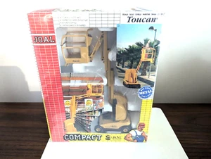 Grove Toucan Manlift - Picture 1 of 3