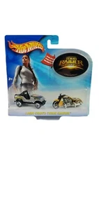 Hot Wheels Lara Croft Tomb Raider Roll Patrol 2004 y scooter Scorchin' - Imagen 1 de 4
