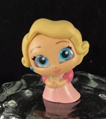 Disney Doorables Academy - Charlotte - Cuerpo de estudiante - Raro Foto 1 de 4