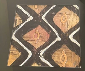 "ROMA MOULDING" ART - Diamond/Wavy Lines - 22" BY 22" Wall Decor Collection - Picture 1 of 3