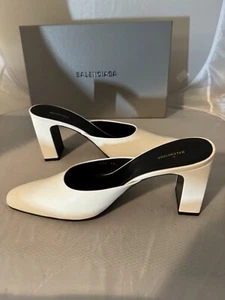 Balenciaga Mules in pelle bianca taglia 38 prezzo al pubblico consigliato $795 - Foto 1 di 15