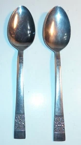 2 cucharas florales vintage REBACRAFT ACERO INOXIDABLE JAPÓN MEDLEY 8-1/4 PULGADAS DE LARGO - Imagen 1 de 4