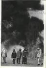 1990 Press Photo Fairchild firefighters & recruits as they practice fire control