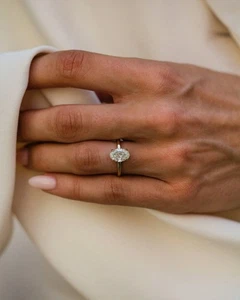 1,85 Karat Crushed Ice Ovalschliff Moisssanit Solitär Ring, Verlobungsring - Bild 1 von 5