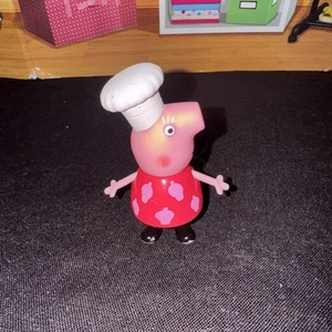 Jazwares Peppa Pig Mummy Pig In Chef Hat 3" Action Figure Peppa Giocattolo di Plastica - Foto 1 di 2