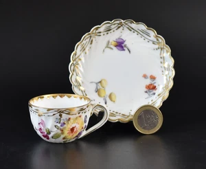 Antike Jugendstil Nymphenburg Miniatur Porzellan Tasse Blumendekor Puppentasse - Picture 1 of 12