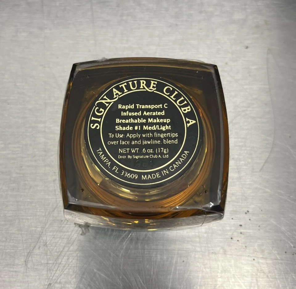 Tono de maquillaje transpirable aireado con infusión C Signature Club A Rapid Transport #1 Foto 1 de 2
