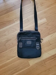 Tumi Deluxe Messenger Ballistic Nylon Rugged Bag Strap - Picture 1 of 12