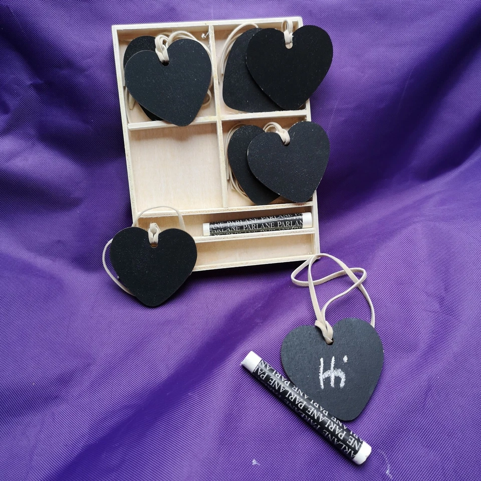 8 Small Tie-on Heart Chalk Boards - Stocking Filler - Ideal Christmas Gift - Image 1 of 3