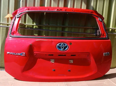 Toyota Prius 2012-2018 puerta levadiza puerta trasera fabricante de equipos originales (usado) Foto 1 de 4
