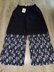 LuLaRoe Dianne Navy Blue Floral Dip Paper Bag Crinkle Wide Leg Pants Size Large - Picture 1 of 6