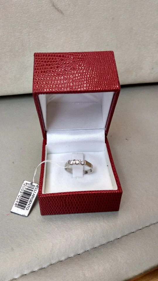 ANELLO DA DONNA TRILOGY IN ARGENTO CON ZIRCONI TAGLIO BRILLANTE cod.0544 - Immagine 1 di 1