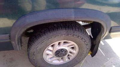 Dodge Dakota 1993 conductor rueda trasera izquierda acampanada caja original moldura trasera izquierda Foto 1 de 4