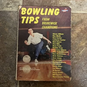 Bowling Tips From Brunswick Champions - 1961 Illustrated Fawcett Books PB - Picture 1 of 3