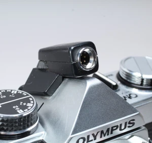 OLYMPUS ELECTRONIC FLASH TTL AUTO CONNECTER TYPE 4 IN THE BOX - Picture 1 of 4