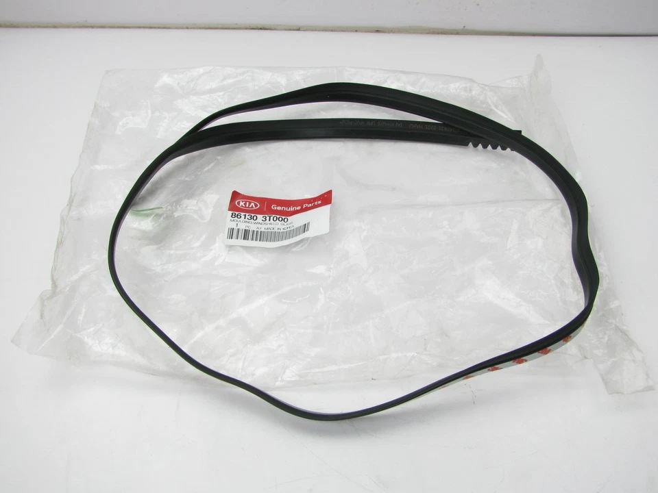 NEW GENUINE Windshield Weatherstrip Moulding Seal Strip OEM For 2015-17 Kia K900 - Image 1 of 1