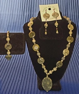 New w/o Tags Green Beaded Necklace, Bracelet & Post Earrings Set By: Syliva Lake - Picture 1 of 12