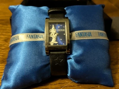 Reloj Mickey Disney Fantasia Sorcerer en caja de exhibición Foto 1 de 4