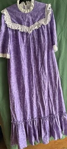Vtg. Princess Kaiulani Lavender & White Hawaiian Muumuu sz.L - Picture 1 of 11