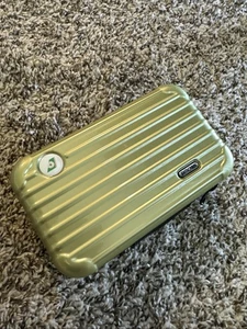 Nuevo Rimowa Eva Air Amenity Kit Viaje Verde Claro Estuche SOLO 7x4x2.5 - Imagen 1 de 3
