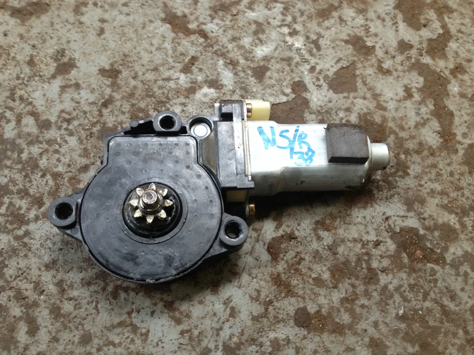 KIA SPORTAGE XE 2006 NSR PASSENGER SIDE REAR WINDOW MOTOR - Image 1 of 1