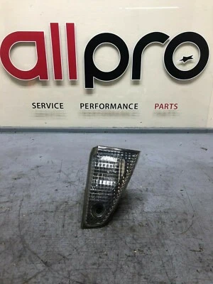 Luz trasera interior del lado del pasajero derecho Suzuki Aerio 2005 3389 Foto 1 de 4