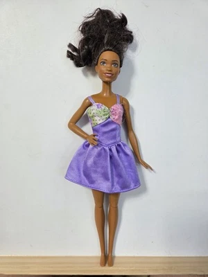 Barbie afroamericana mate pintada pelo negro ojos marrones reparación roble C83 Foto 1 de 4