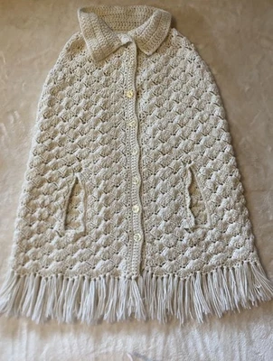 Beautiful VTG Hand Crotchet Ivory Capelet Boho Knit Poncho Shawl Size XS S M EUC - Image 1 of 4